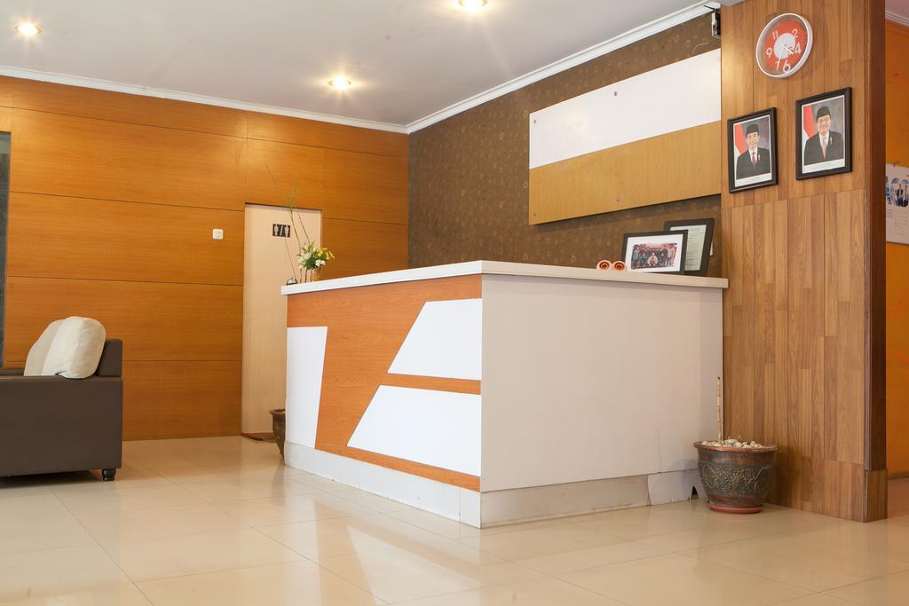 Reddoorz Syariah Near Btc Fashion Mall 반둥 외부 사진