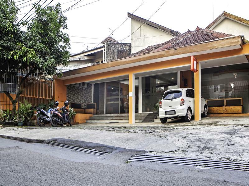 Reddoorz Syariah Near Btc Fashion Mall 반둥 외부 사진